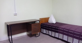 Корпус 1 №11 - 3 деревянные односпальные кровати. Отдельный вход. Стол, два стула. Холодильник, плитка, эл.чайник (июнь 2022).