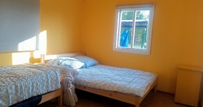 Дом №12 (4-6 мест) - 2-х спальная ковать, 2 односпальные кровати, тумбочки (июнь 2023).