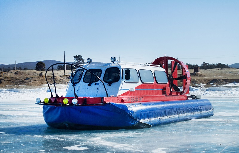 Открыта ледовая переправа на самый крупный остров озера Байкал – Ольхон.