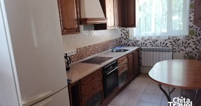 Кухонная зона 1 этаж: кухонный гарнитур, стол, стулья, холодильник, плита, чайник, тостер (июль 2025).