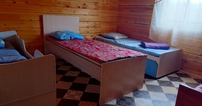 Корпус №1 (4-х местный) - односпальные кровати, тумбочка (май 2022).