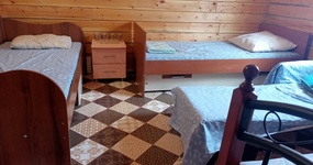 Корпус №5 (4-х местный) - односпальные кровати, кресло-кровать, тумбочка (май 2022).