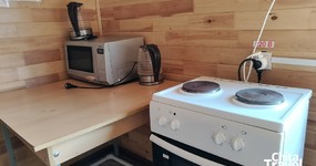 Кухонная зона на 1 этаже Мини гостиницы (май 2025).