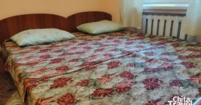 Комната №2 (4 места) - 4 односпальные деревянные кровати, тумбочка, зеркало (май 2025).