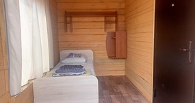 Дом №7 (5 мест) - закрытая веранда: односпальная кровать (июнь 2024).