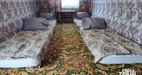 Спальные места, тумбы, столик, телевизор (июнь 2025).