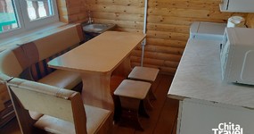 №2 кухонная зона: кухонный гарнитур, раковина, эл. чайник, плита, микроволновая печь, холодильник, кухонный уголок (июнь 2025).