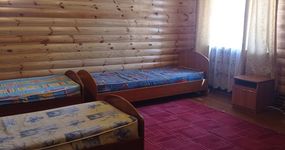 №1: 3 односпальные деревянные кровати, тумба (май 2023).