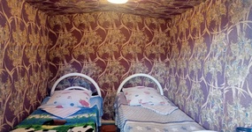 Комната 1: две односпальные кровати (июнь 2022).