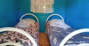 Комната 2: две односпальные кровати (июнь 2022).