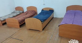 Корпус 2 №3 - 4-х местный номер, 4 деревянные односпальные кровати. Отдельный вход. Холодильник, плитка, эл.чайник (май 2025).