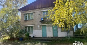 Каменный корпус: 2 этажа, комнаты 4 -15 местные. На втором этаже выход на террасу (сентябрь 2025).