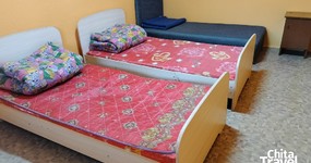 3-х местные номера: 2 односпальные деревянные кровати, 1 односпальная кровать-тахта. чайник (июнь 2025).