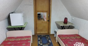 4-х местные домики (№1-7): 4 односпальные деревянные кровати, холодильник, эл. чайник, стол (июнь 2025).