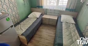 №3 (2 места) - 2 односпальные кровати, стол, стулья, эл. чайник, холодильник (декабрь 2025)